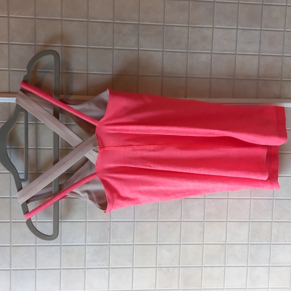 Lululemon pink tank - Picture 2 of 6